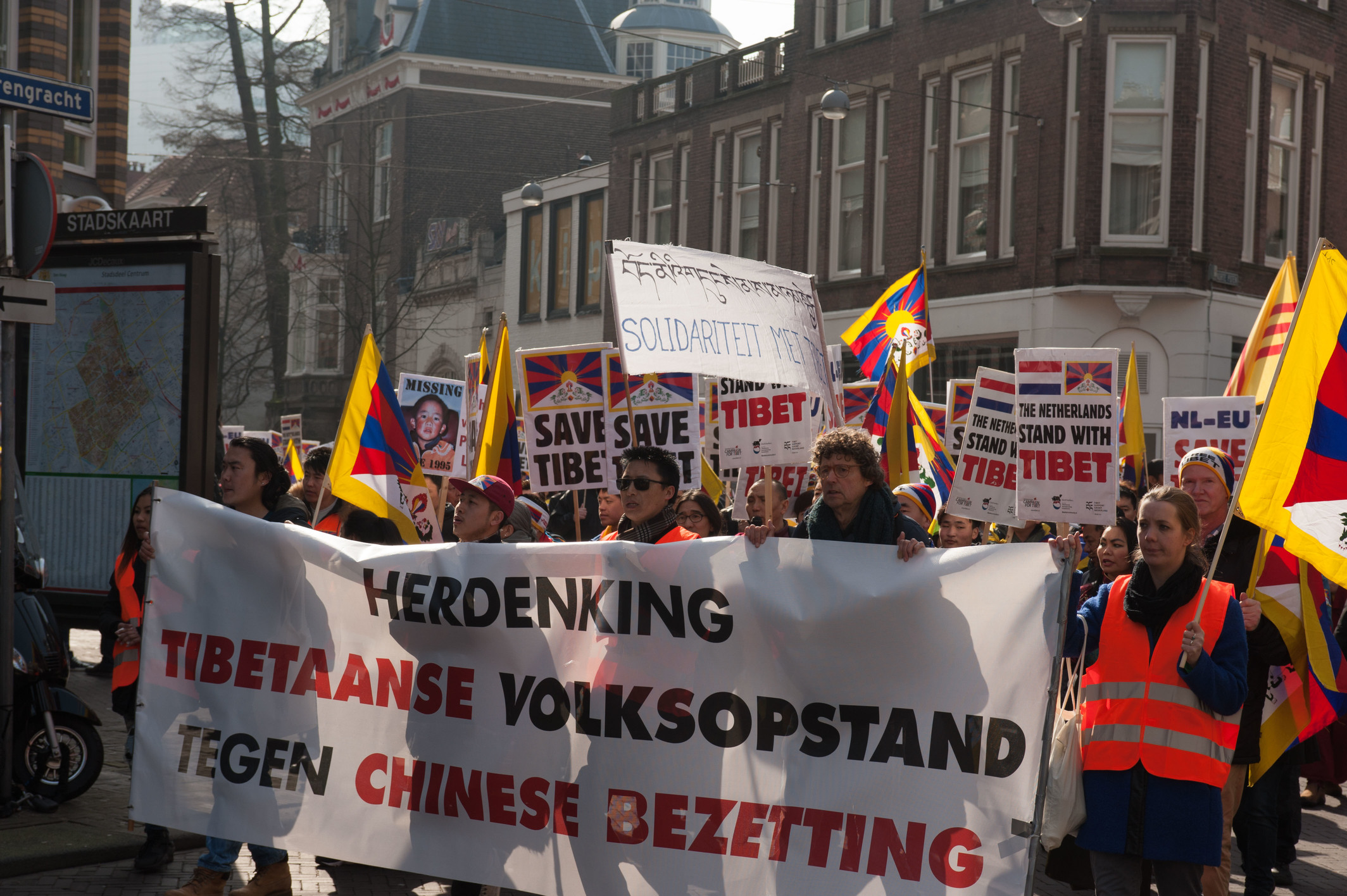 Indrukwekkende vredesmars in Den Haag.