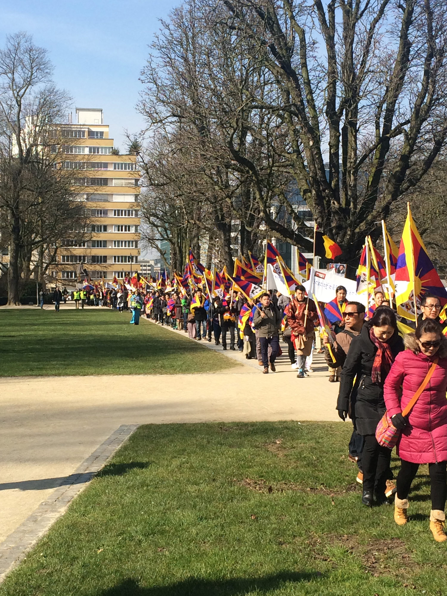 Tibetanen herdenken de Nationale opstand van 1959 in Brussel.