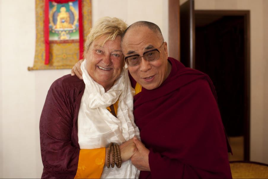 Erica Terpstra met de Dalai Lama